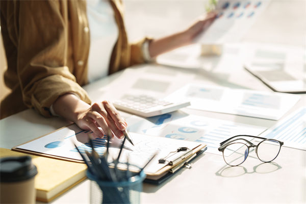 超200名国家一级演员开始做直播，精益生产怎么看？