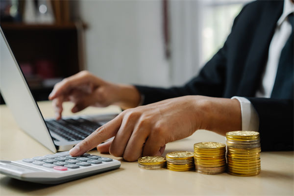 创纪录！阿里拟三年投入超3800亿 AIDC多环节有望全面受益